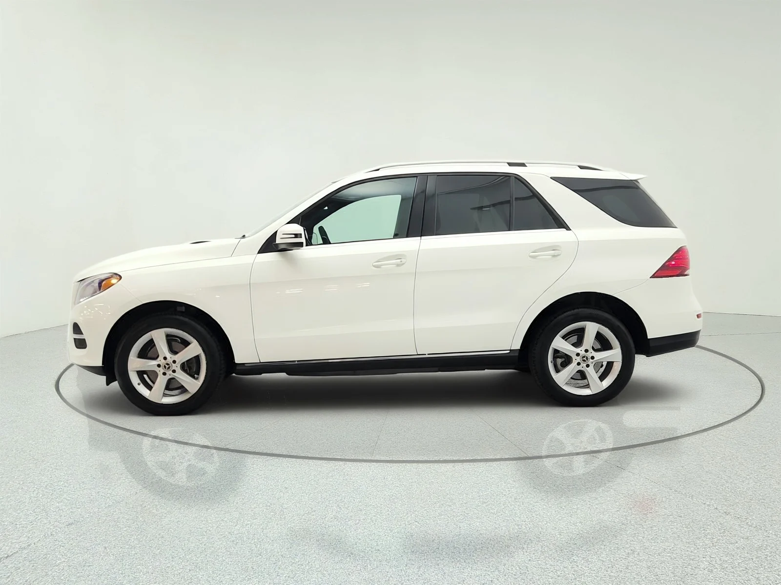 Used 2017 Polar White Mercedes-Benz GLE 350 SUV image 8