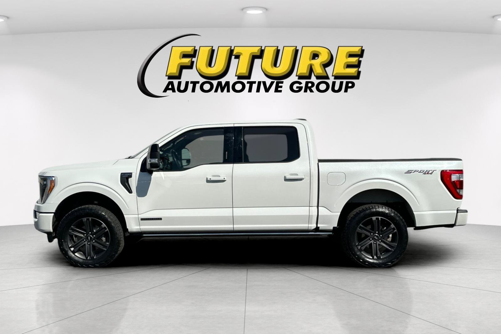 Used 2023 White Ford Lariat image 6