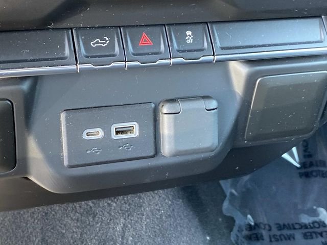 Used 2021 White Chevrolet Custom image 27