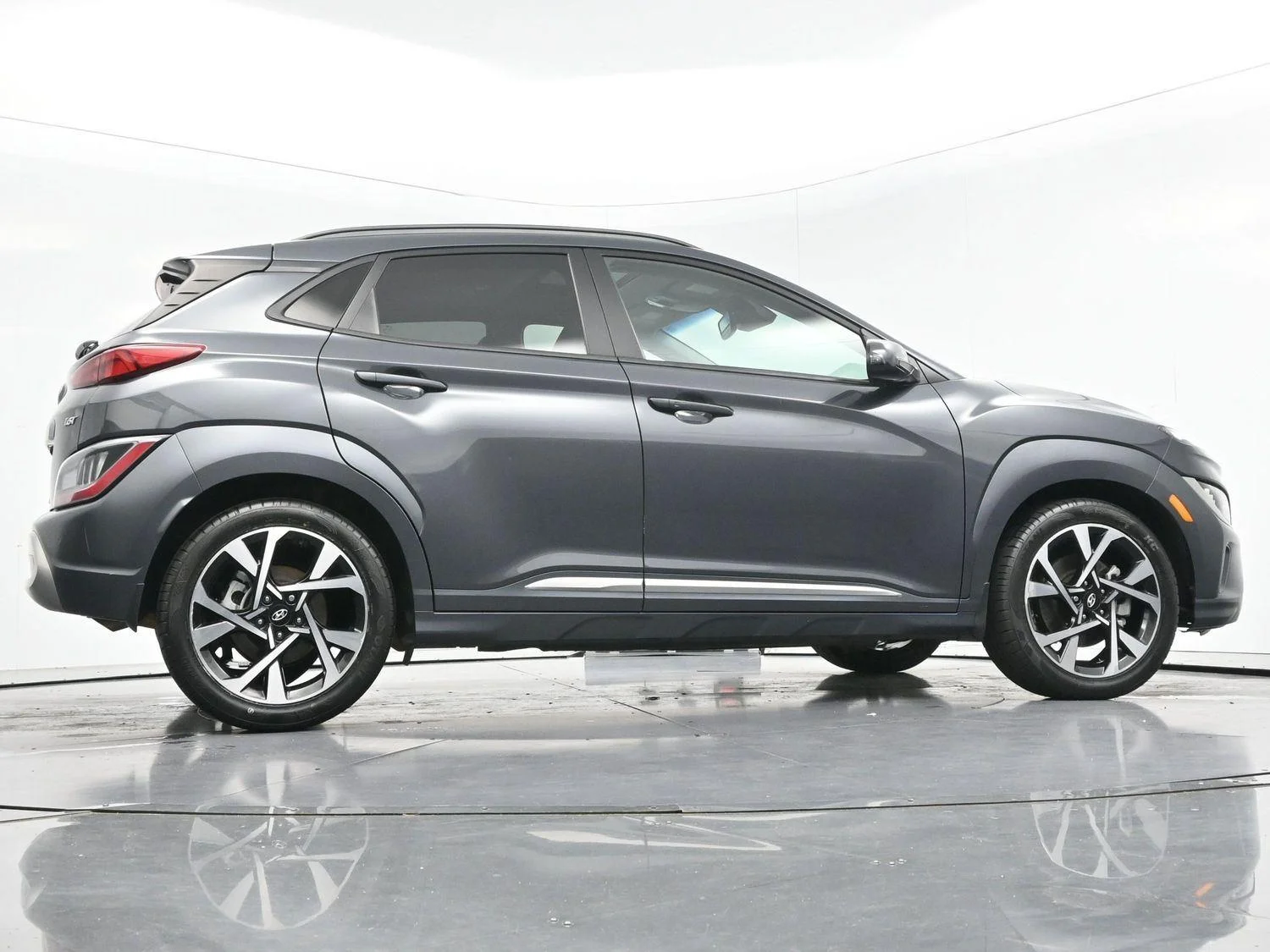 Used 2022 Thunder Gray Hyundai Limited image 48