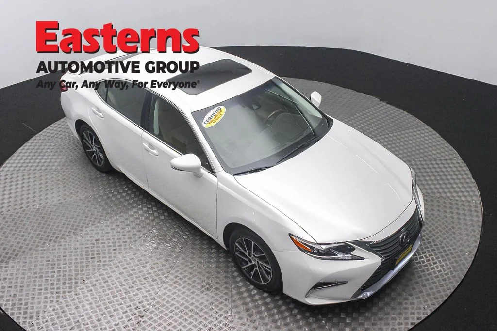 Used 2017 White Lexus 350 image 3
