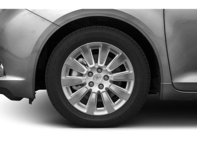 Used 2015  Toyota  image 11