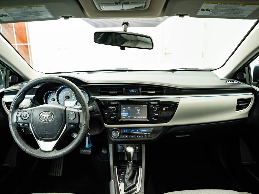 Used 2015 Slate Metallic Toyota LE image 4