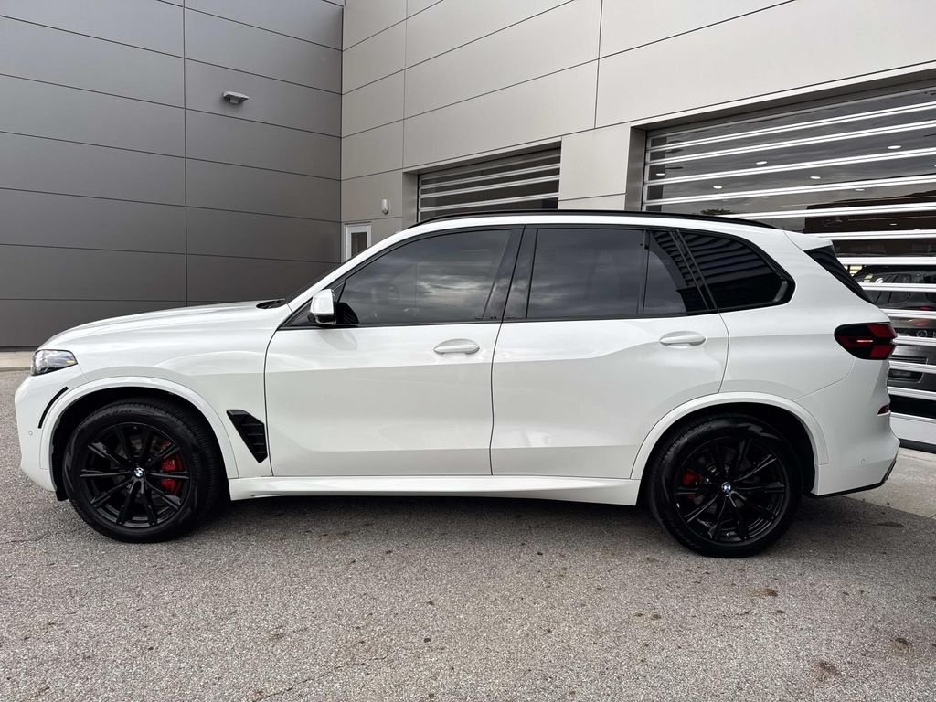 Used 2024 White BMW xDrive40i image 4