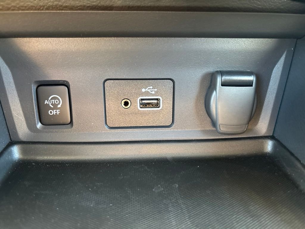 Used 2025 White Nissan S image 25