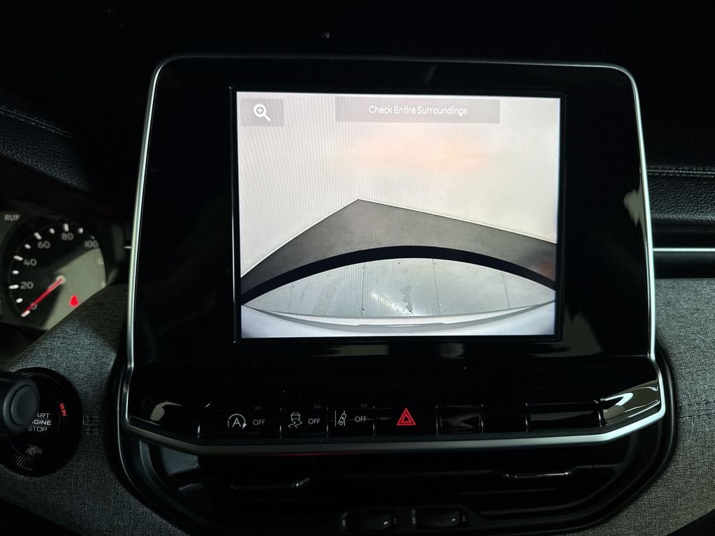 Used 2025 Silver Jeep Latitude image 27