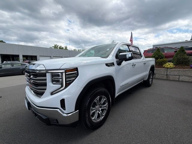 Certified Used 2025 Summit White GMC SLT image 3