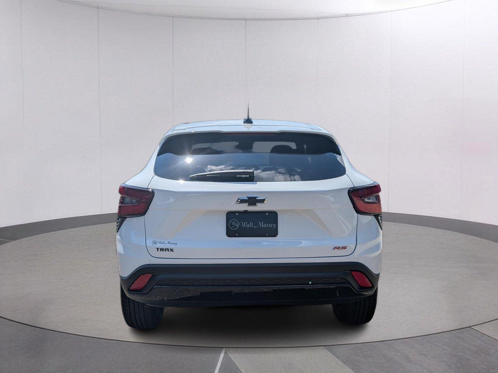 New 2026 Summit White Chevrolet 1RS image 4