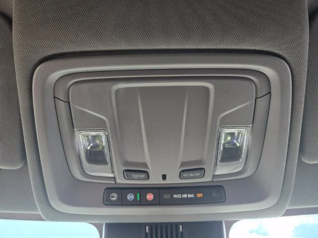 Used 2025 Silver GMC Elevation image 24