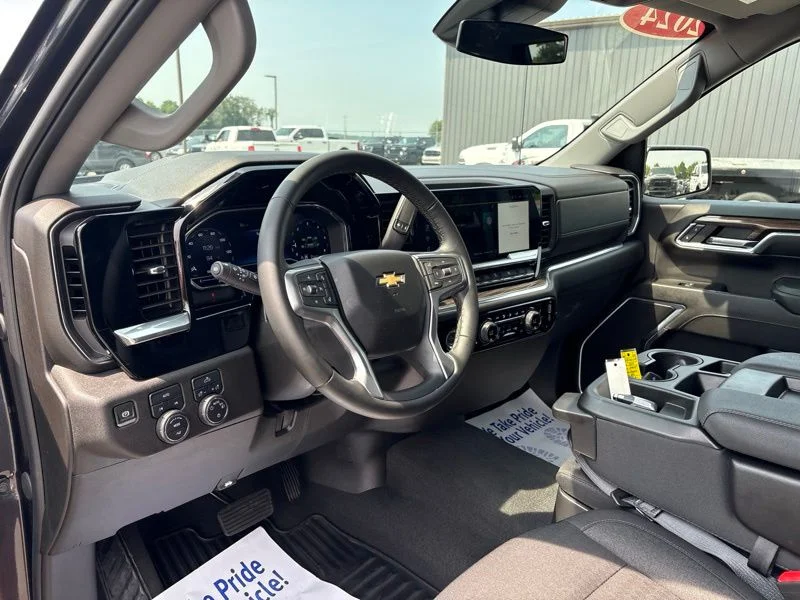 Used 2024 Gray Chevrolet LT image 21