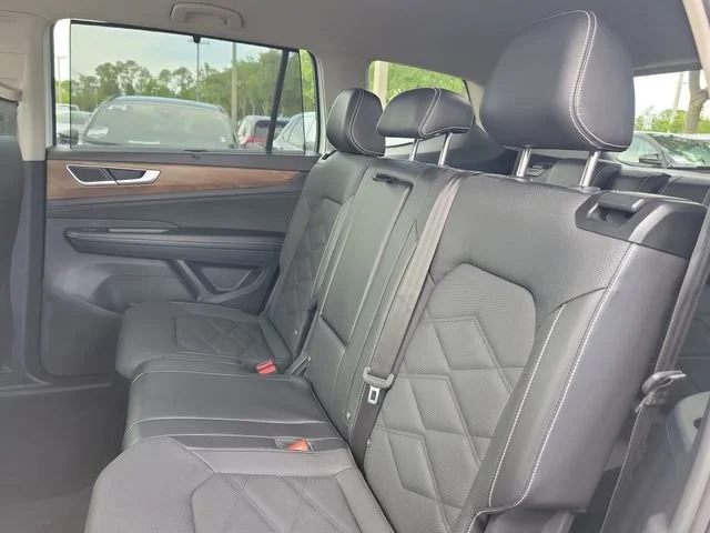 2024 Volkswagen Atlas SE w/Tech - Photo 16