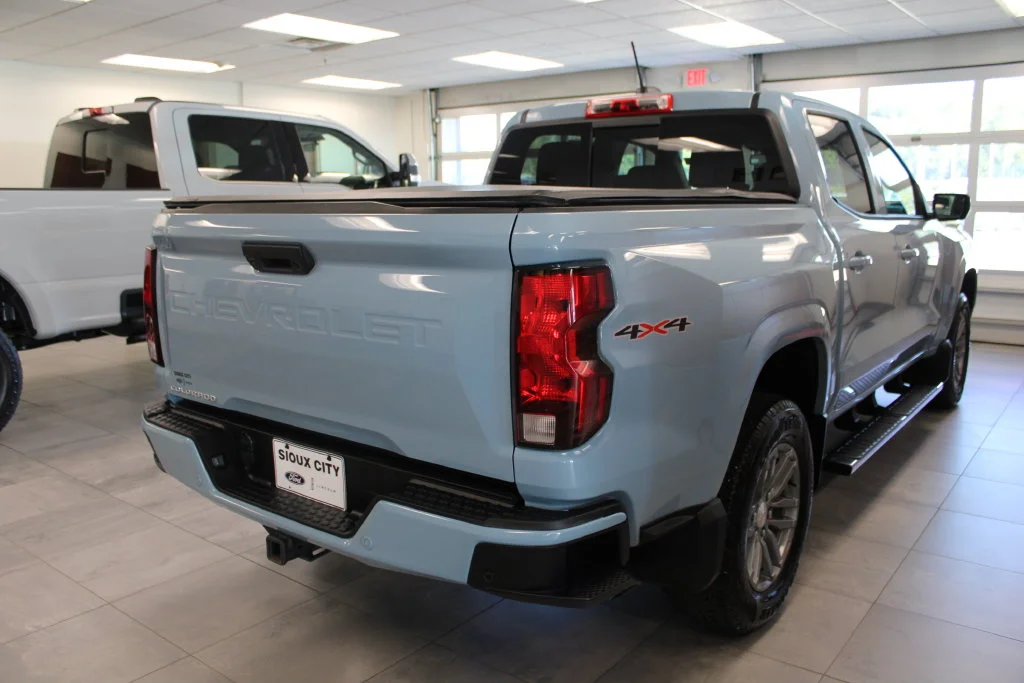 Used 2025 Metallic Chevrolet LT image 5