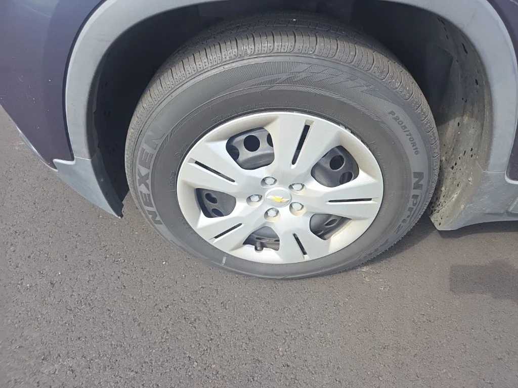 Used 2018 Blue Chevrolet LS image 23