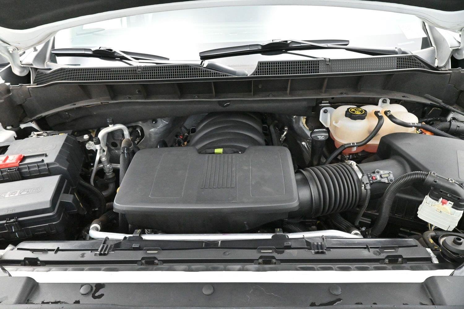 Used 2023 SUMMIT WHITE Chevrolet RST image 23