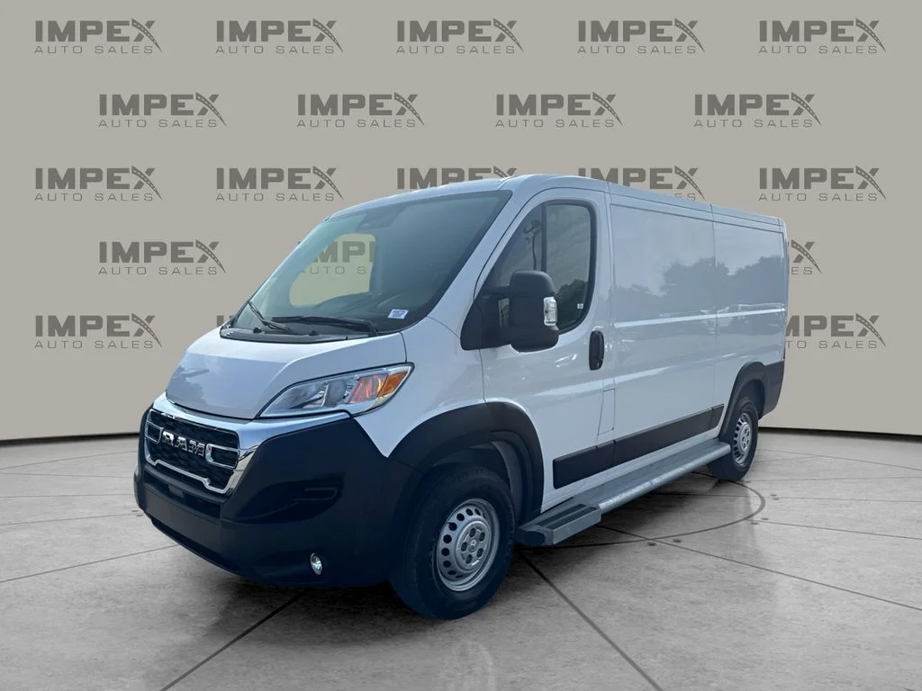 Used 2025 White Ram Base image 1