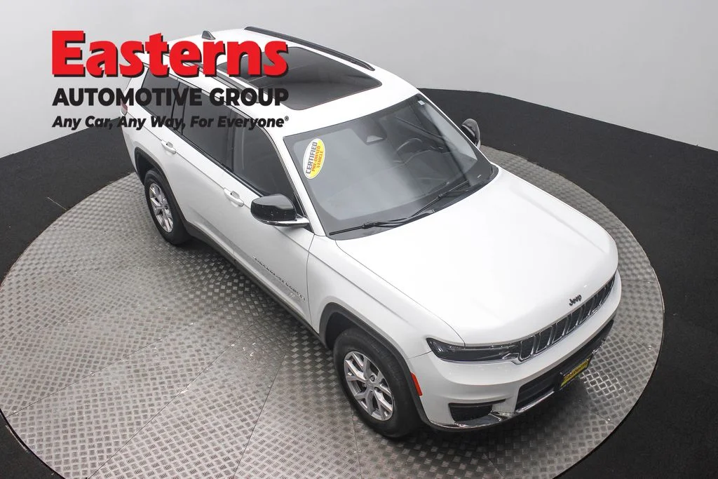 Used 2021 White Jeep Limited image 3