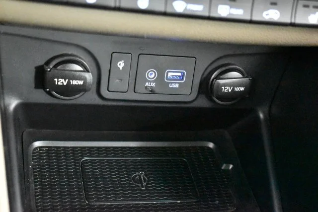 Used 2020 Black Hyundai Ultimate image 25