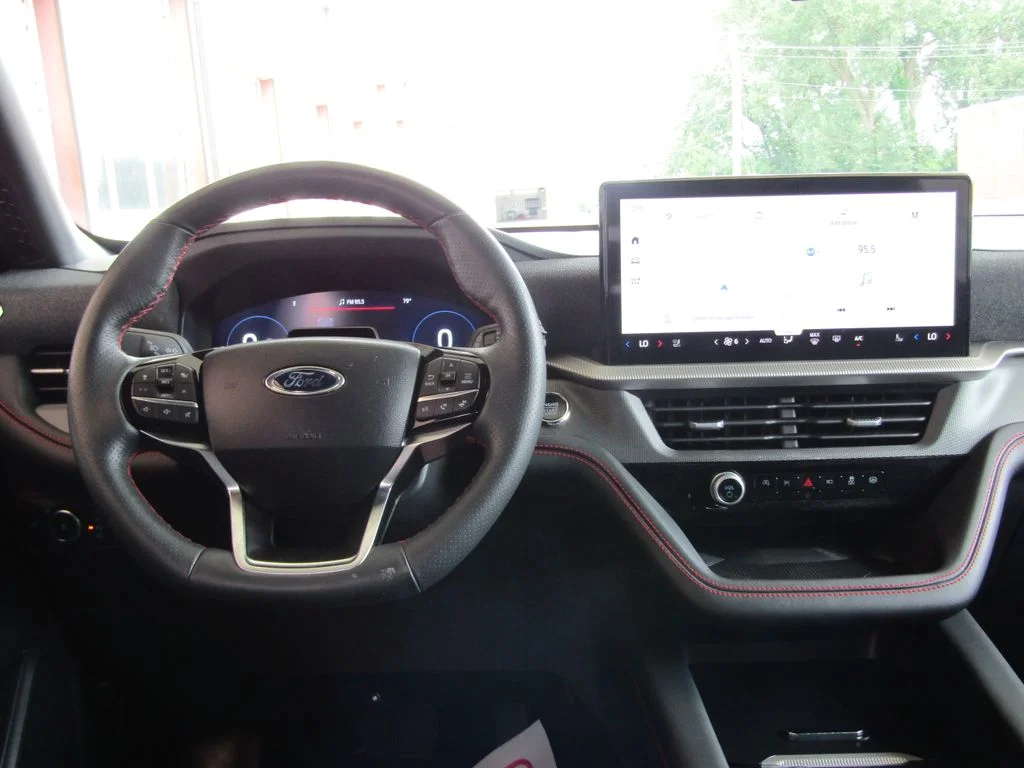 Used 2025 Gray Ford ST-Line image 5