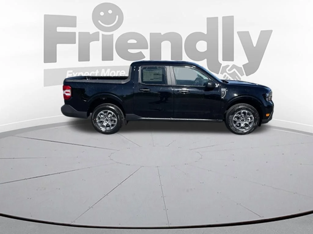 New 2026 Shadow Black Ford XLT image 5