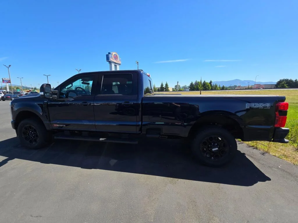 2025 Ford F-250 Super Duty Lariat - Photo 11