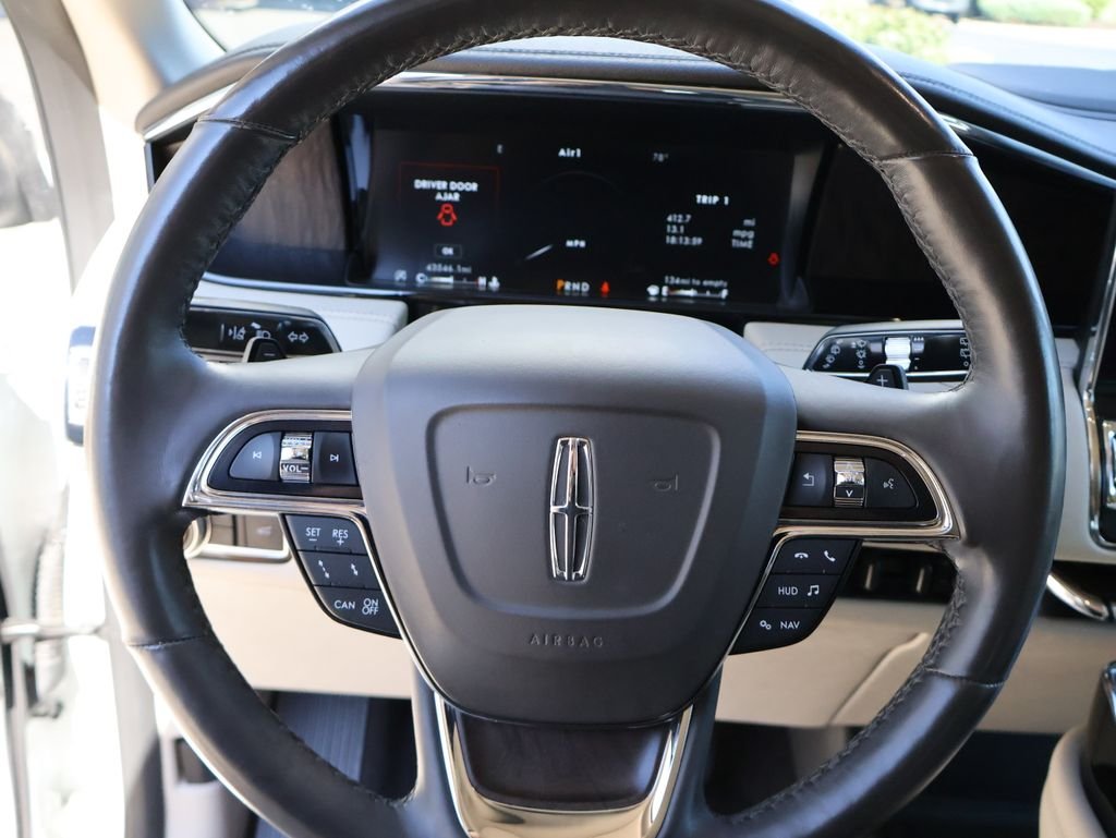 Used 2020 White Lincoln Reserve image 35