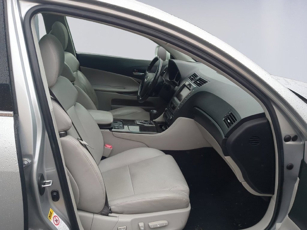 Used 2008 Silver Lexus 350 image 19