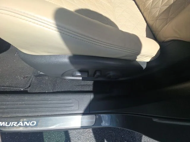 Used 2022 Gray Nissan Platinum image 19