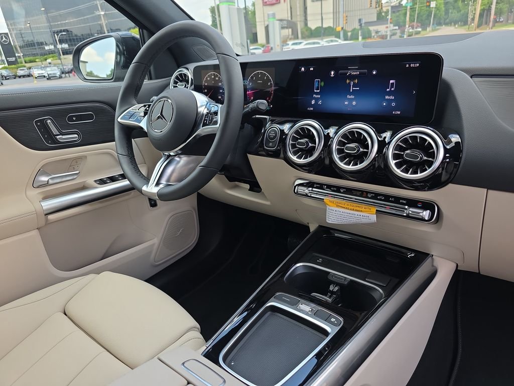 New 2026 Black Mercedes-Benz GLA 250 image 18