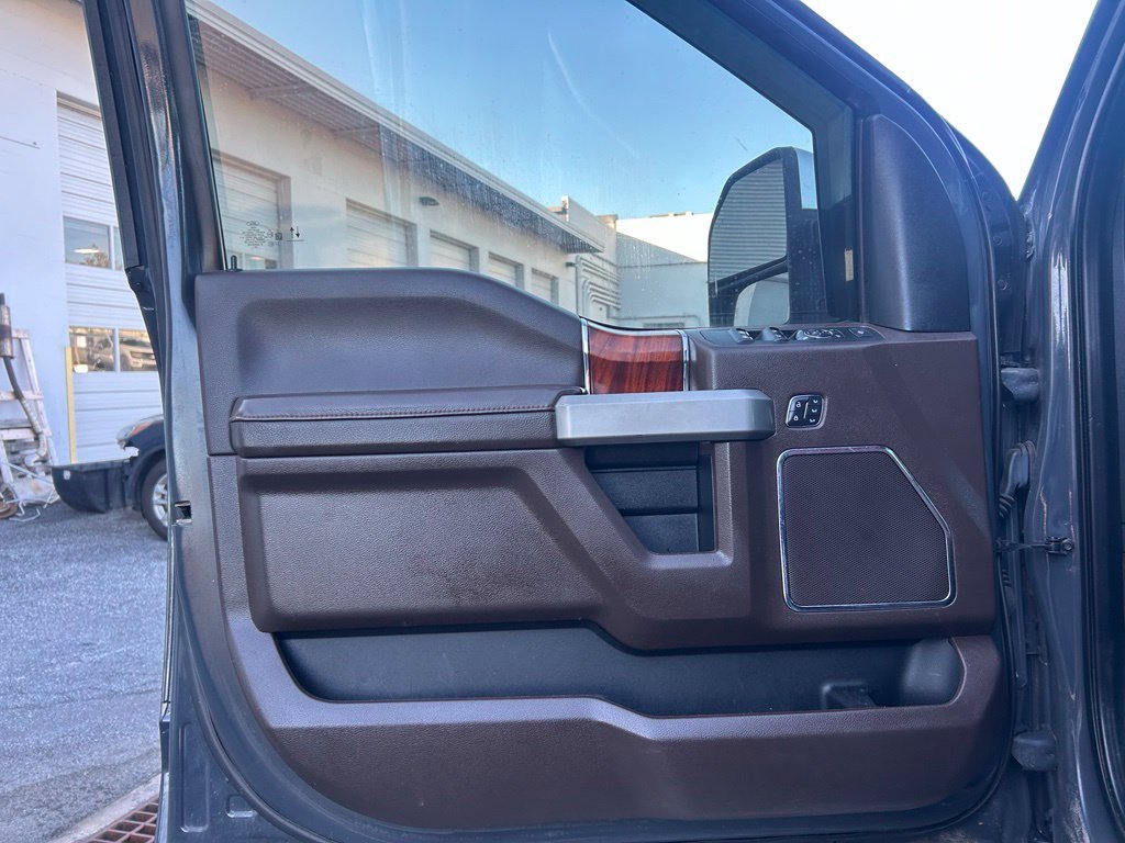 Used 2021 Gray Ford King Ranch image 9