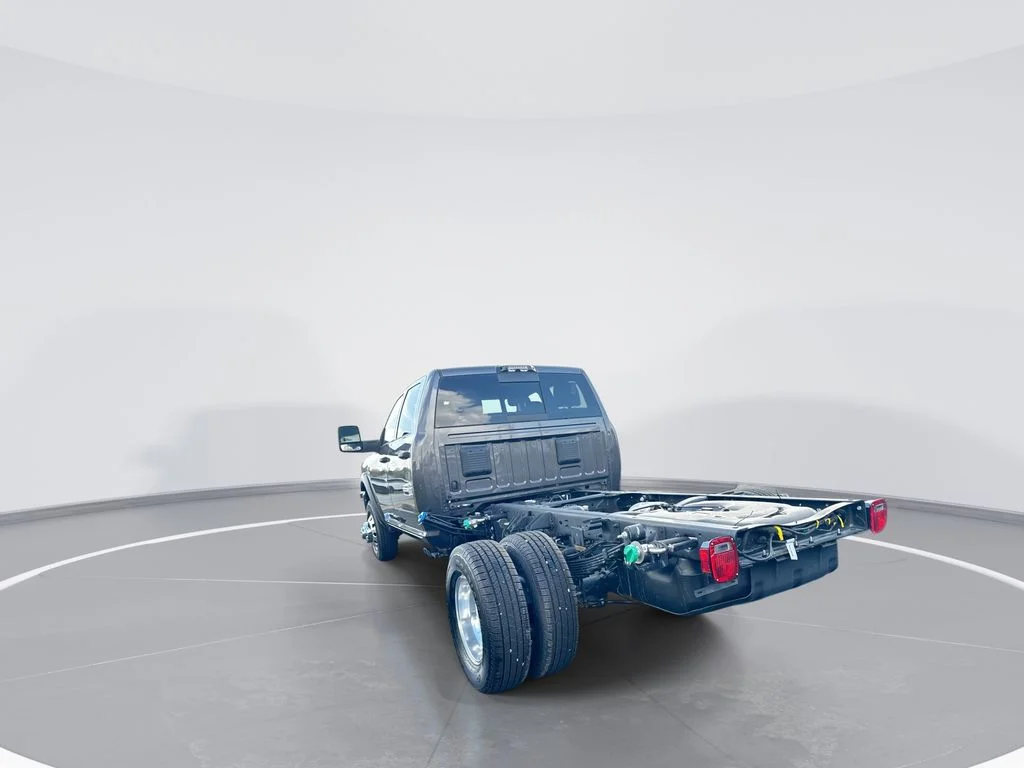2026 RAM 3500 Chassis Tradesman - Photo 6