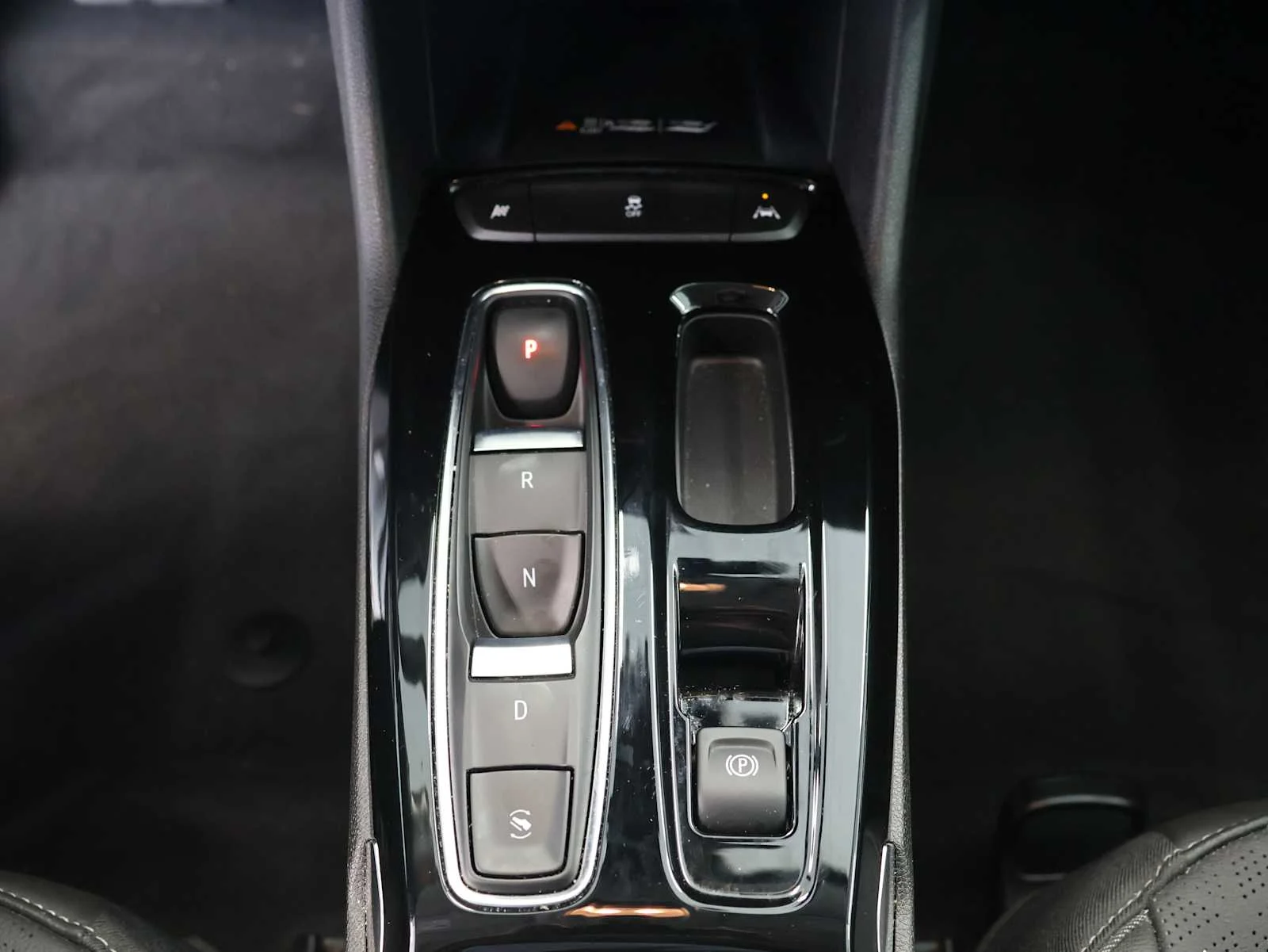 Used 2023 Summit White Chevrolet Premier image 21