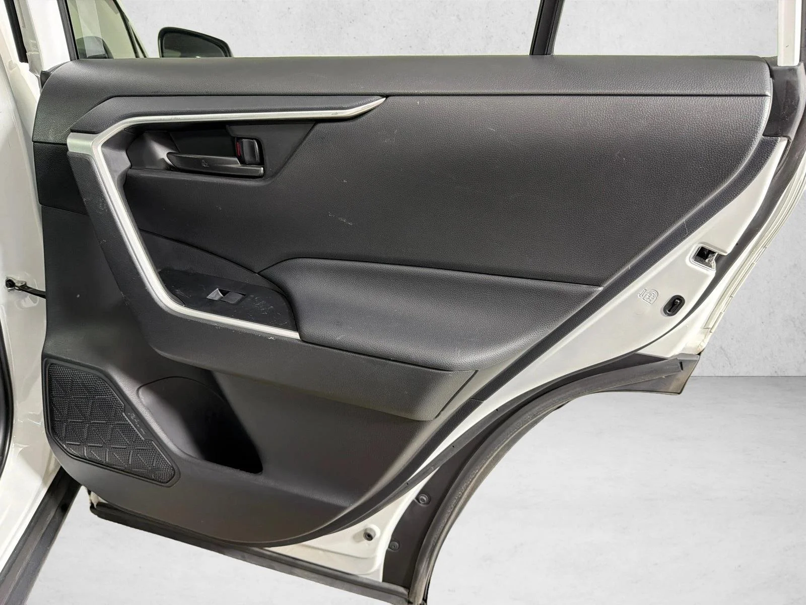 Used 2023 Silver Toyota LE image 16