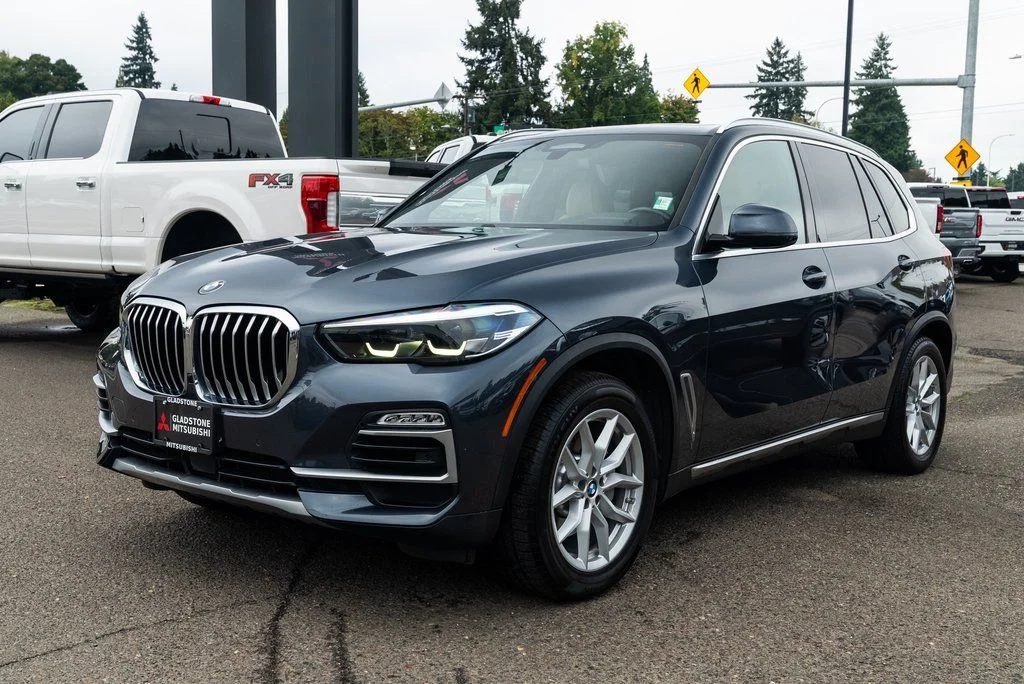 Used 2021 Gray BMW xDrive40i image 3