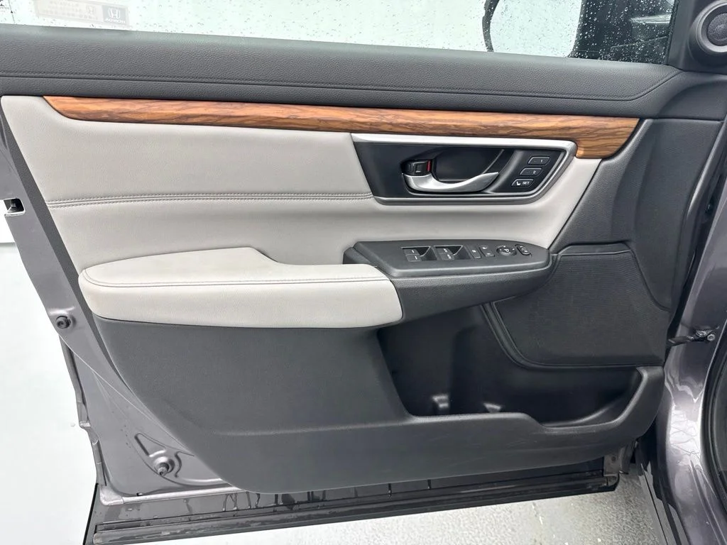 Used 2018  Honda EX-L image 18