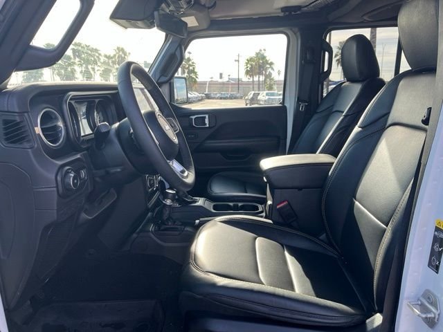 Used 2025 White Jeep Sahara image 10