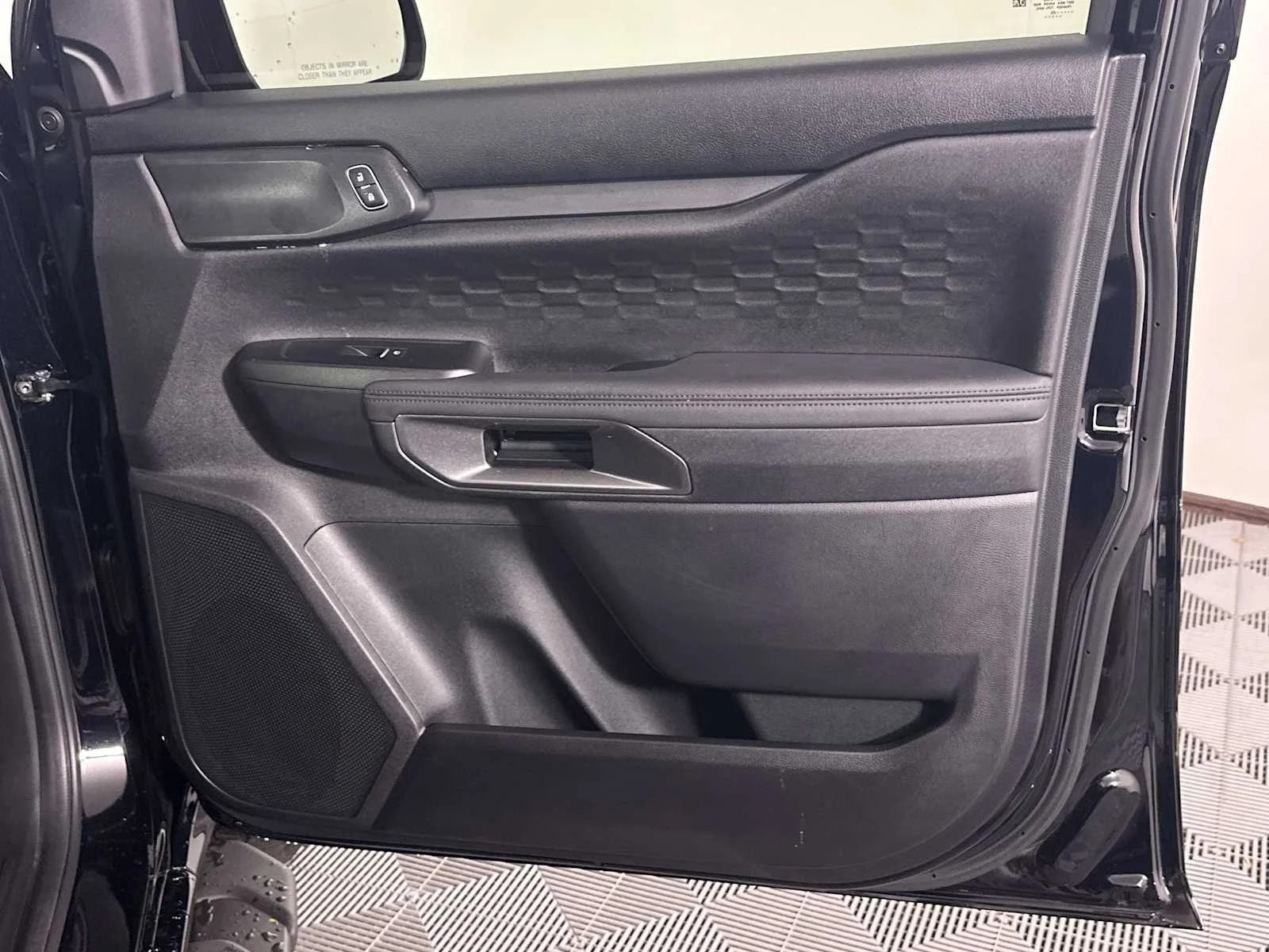 New 2025 Shadow Black Ford XLT image 19
