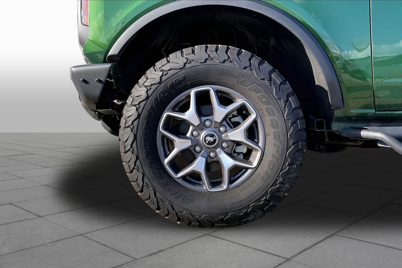 Used 2024 Eruption Green Metallic Ford Badlands image 25