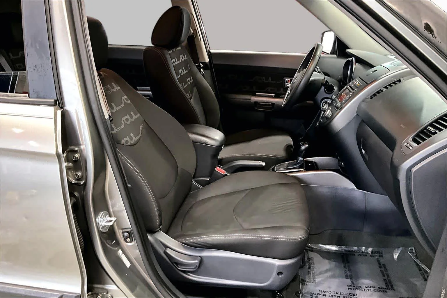 Used 2012 Titanium Pearl Metallic Kia + image 8