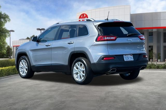 Used 2016 Silver Jeep Latitude image 6