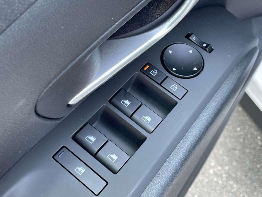 New 2026 White Hyundai SEL Premium AWD image 17