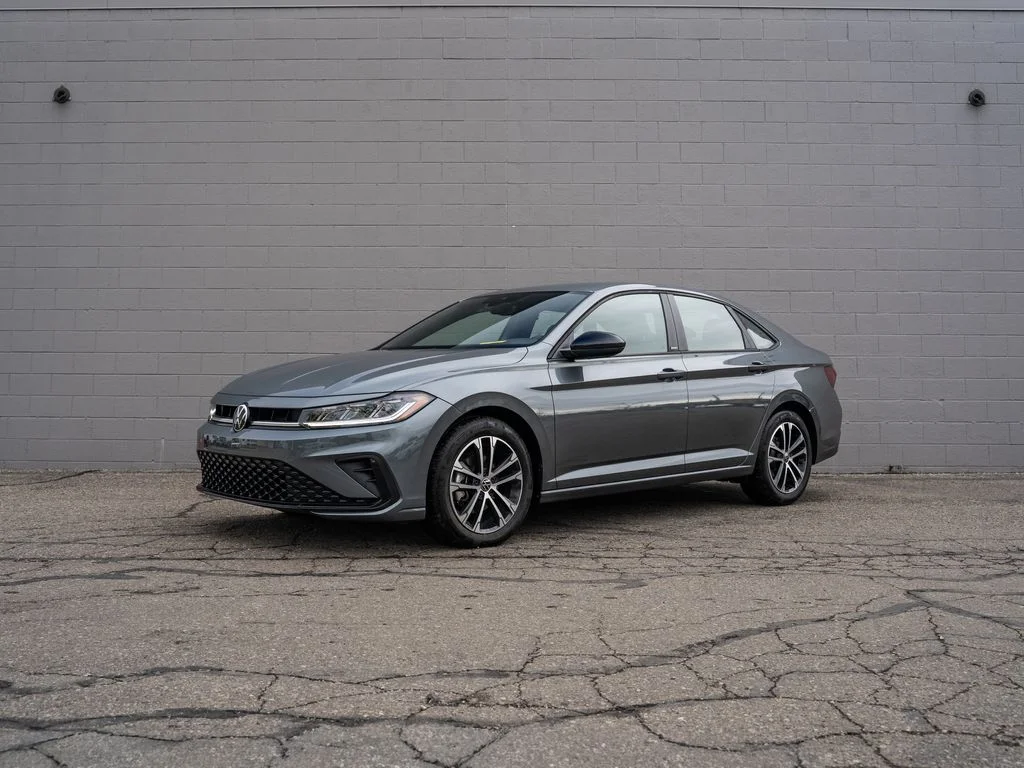 Used 2025 Gray Volkswagen 1.5T Sport image 1
