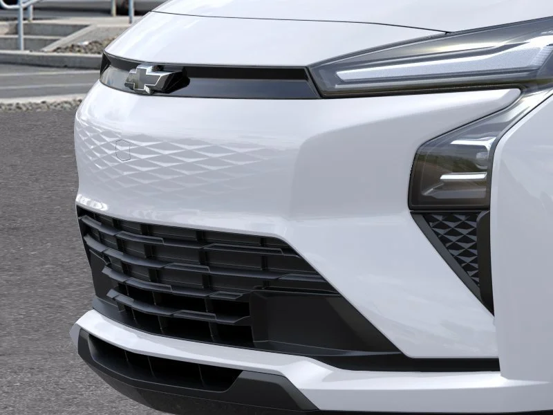 New 2027 Summit White Chevrolet LT image 13