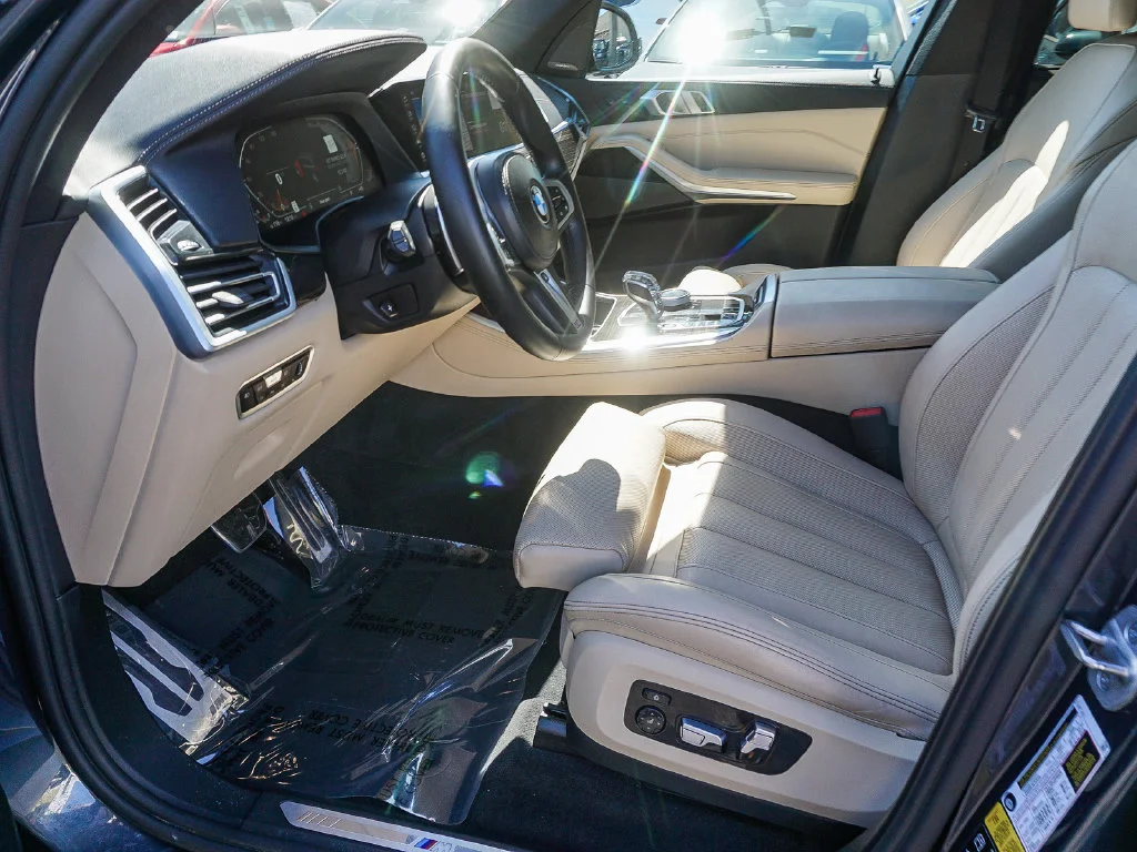 Used 2021 Gray BMW xDrive40i image 18