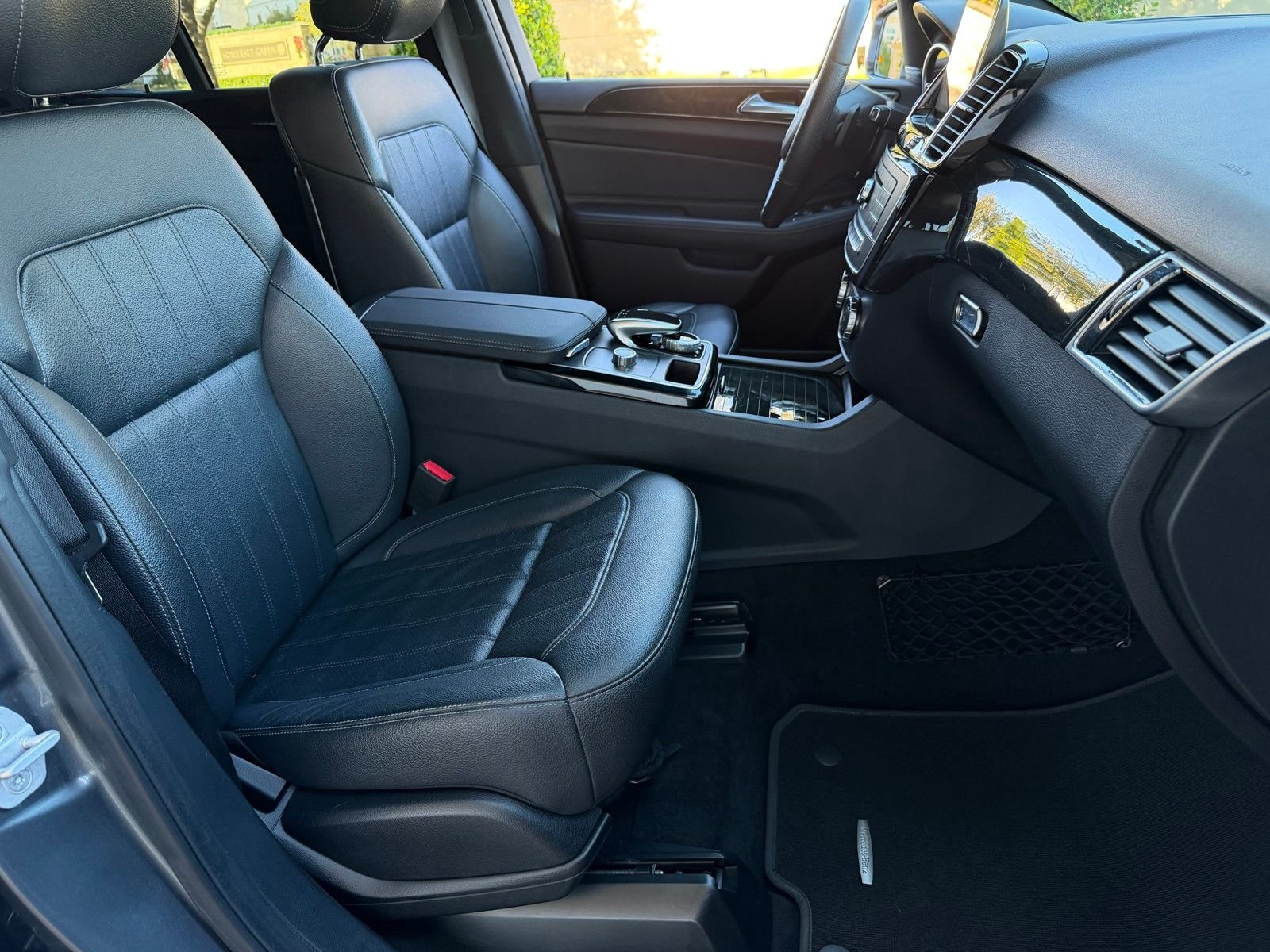 Used 2017 Gray Mercedes-Benz GLE 350 image 18