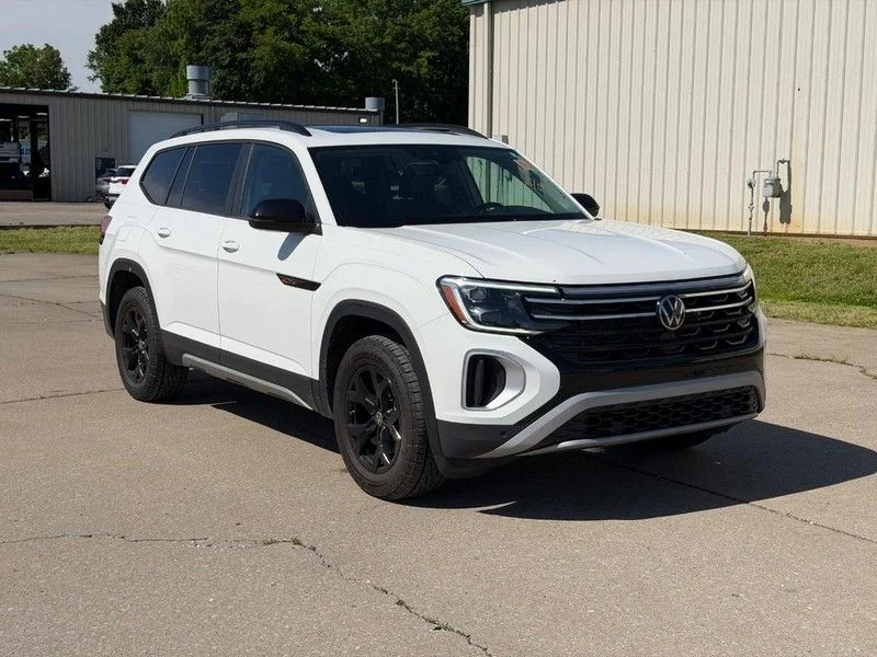 2024 Volkswagen Atlas 2.0T Atlas Peak Edt SE w/Tech 4MOTION's photo