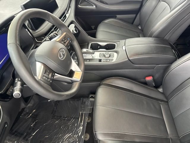 Used 2025 Black INFINITI LUXE image 20