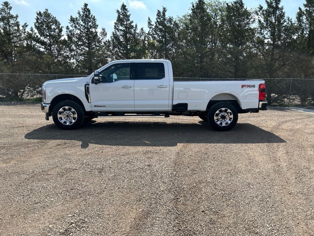 New 2026 Oxford White Ford Lariat image 3