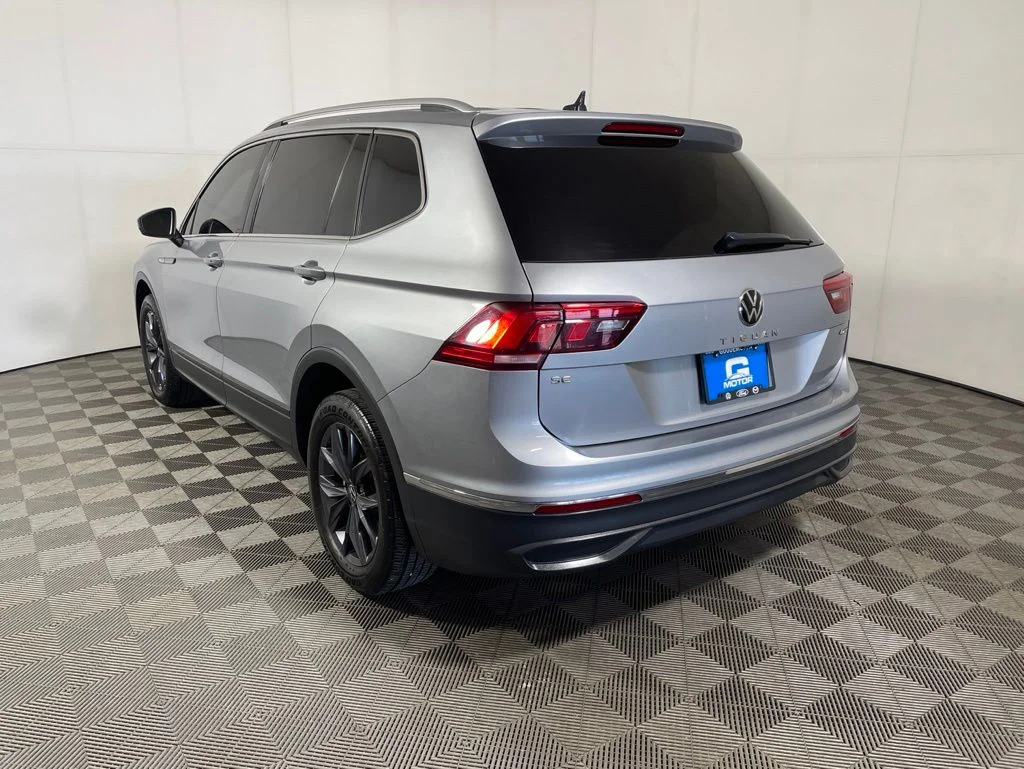 Used 2022 Silver Volkswagen 2.0T SE image 4