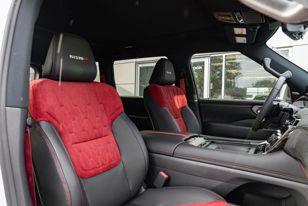 New 2026 Everest White TriCoat / Super Black Two-tone Nissan NISMO® image 28