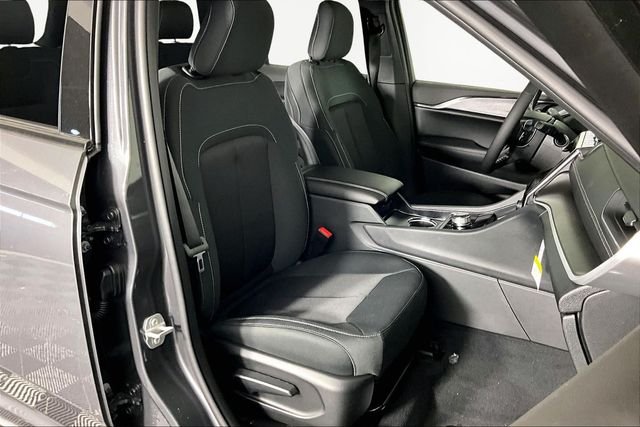 New 2026 Baltic Gray Metallic Clear-Coat Exterior Paint Jeep Laredo X image 11